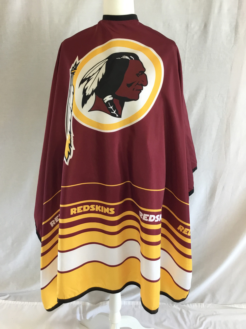 NFL Licensed Washington Redskins Cutting Cape