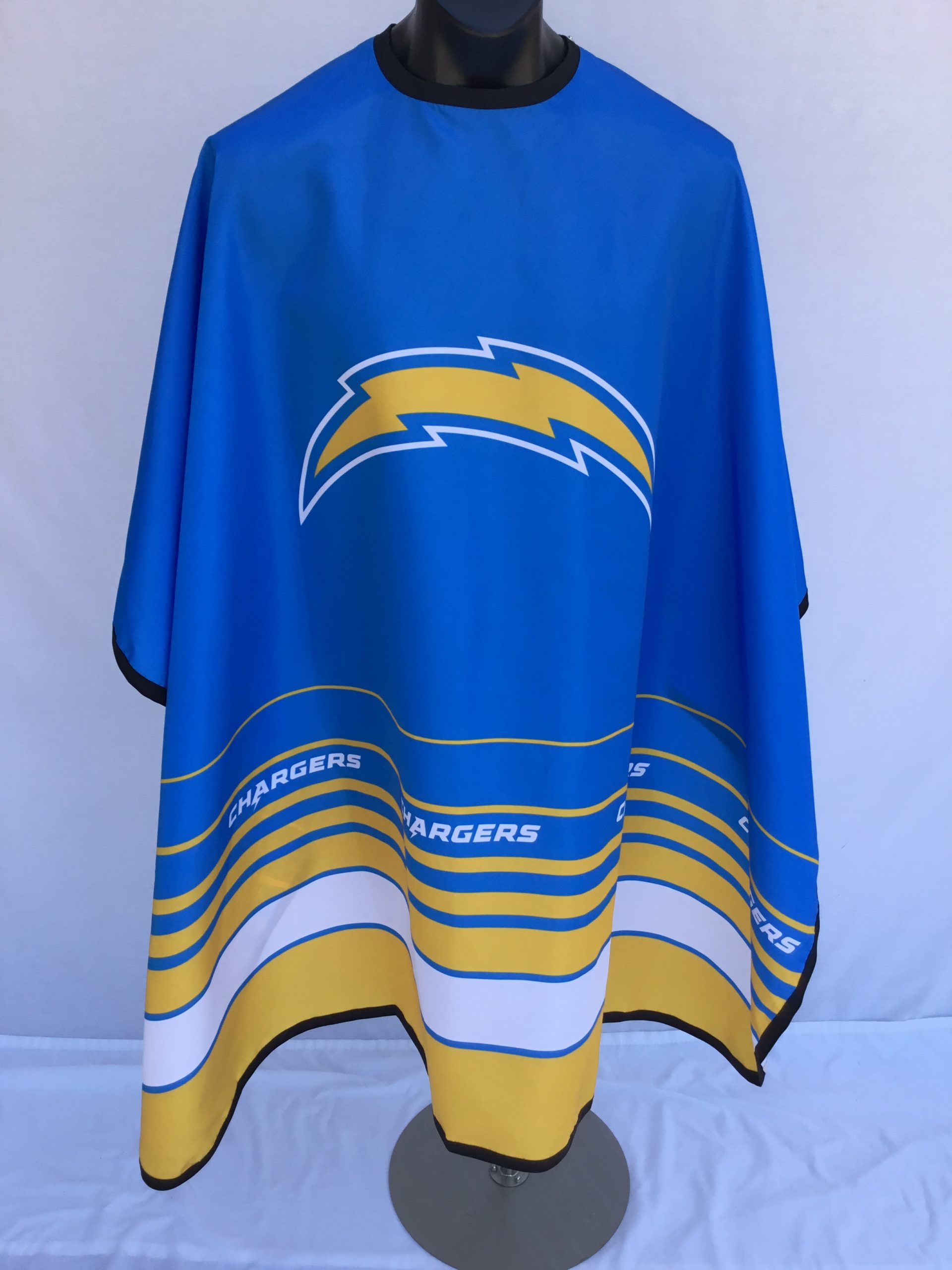 NFL Licensed Los Angeles Chargers Cutting Cape 9084